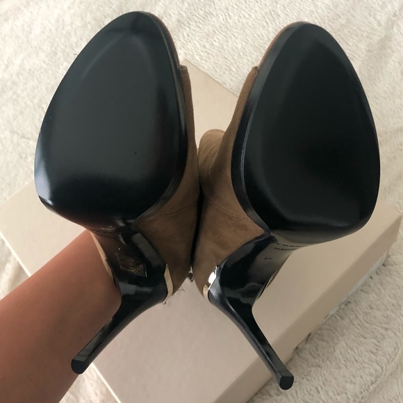 NWB Burberry Harbourne peep toe ankle booties 7 - Picture 5 of 6